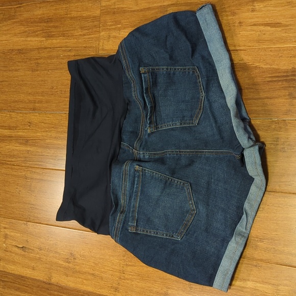 Time & Tru Maternity Denim Shorts - Picture 6 of 9
